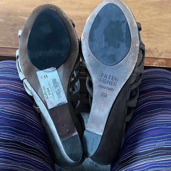 Eileen Fisher cage strappy leather wedge sandal, grey, 8.5 - Picture 5 of 9